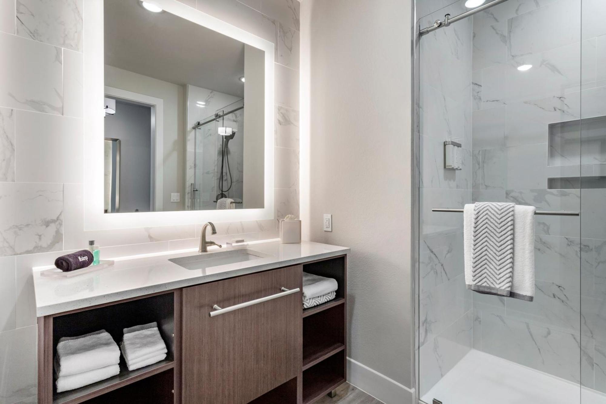 Cambria Hotel Austin Uptown Near The Domain Exterior photo