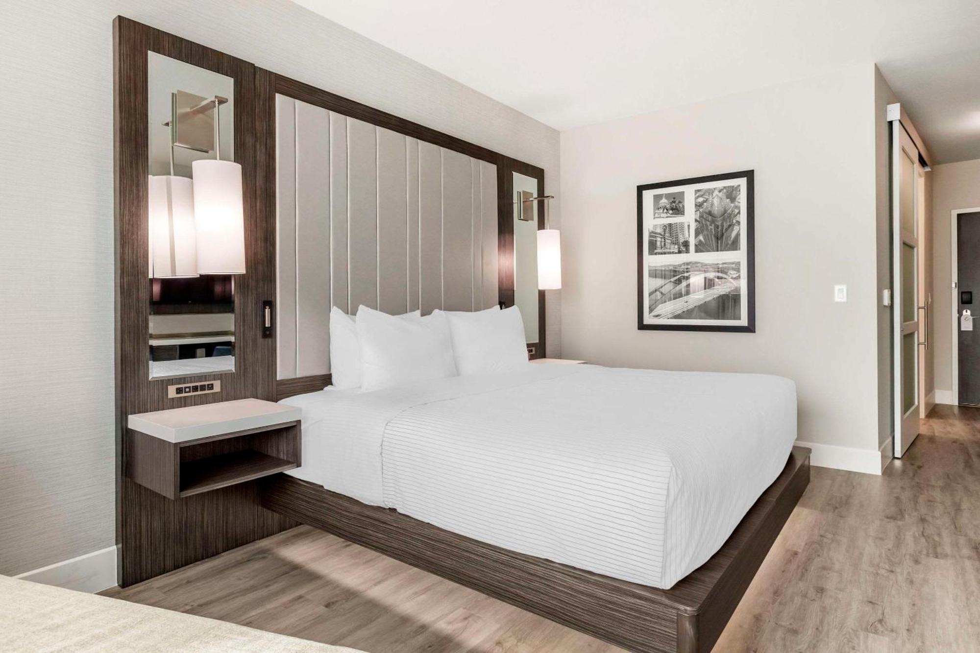 Cambria Hotel Austin Uptown Near The Domain Exterior photo