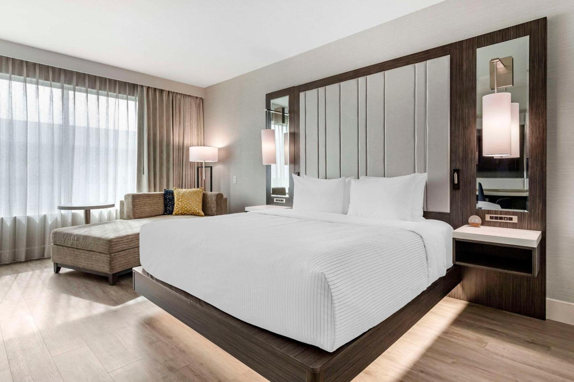 Cambria Hotel Austin Uptown Near The Domain Exterior photo